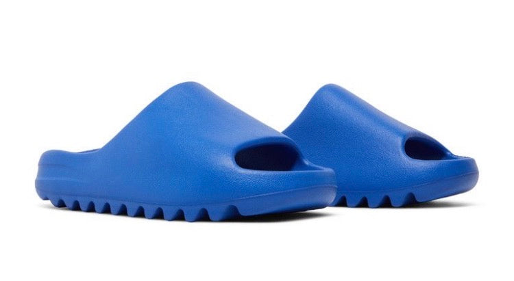 Yeezy Slides “Azure”