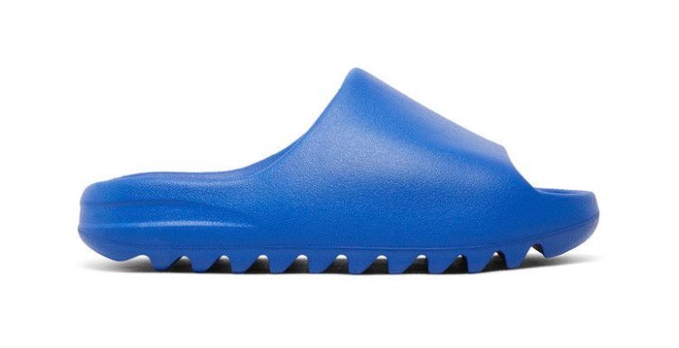 Yeezy Slides “Azure”